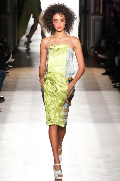 Look 7